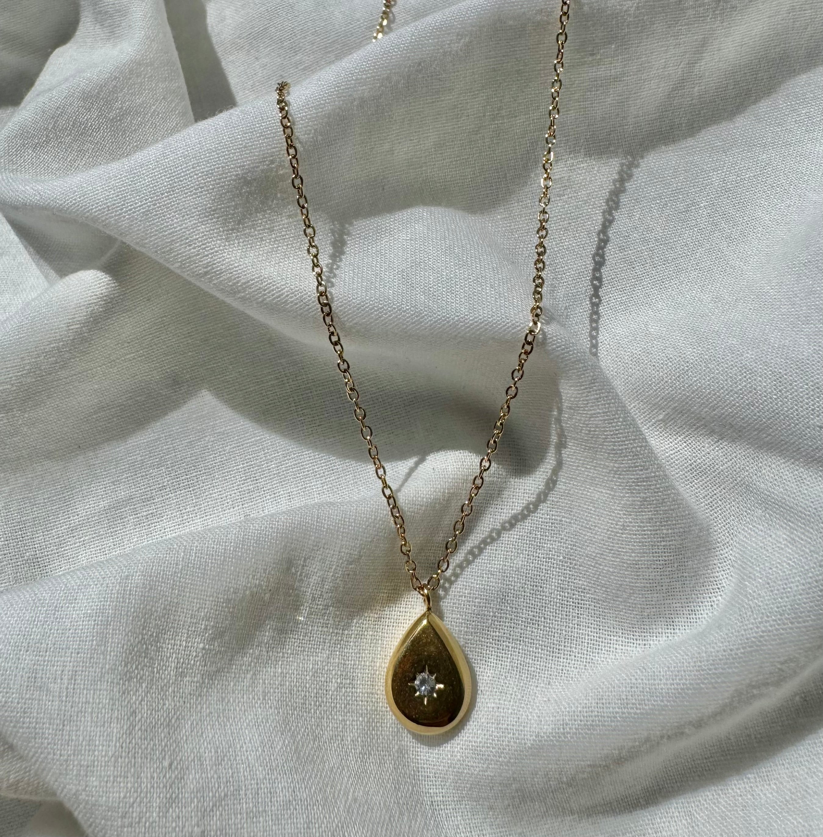 Pendant necklace